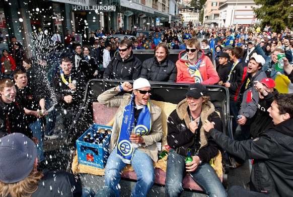 Der HC Davos bei der Meisterfeier. Ein europäischer Europacup der Meister macht Sinn, die grosskotzige Bezeichnung «Champions League» braucht es nicht.