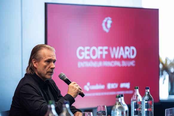 Geoff Ward, entraineur principal du Lausanne Hockey Club, parle lors de la conference de presse de fin de saison, ce vendredi 3 mai 2024, a la Vaudoise arena a Prilly, Lausanne. (KEYSTONE/Pierre Albou ...