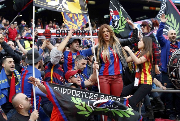 Football Soccer - Barcelona v Real Madrid - Spanish La Liga Santander- Nou Camp Stadium, Barcelona, Spain - 3/12/16. Barcelona supporters before the &quot;Clasico&quot; match. REUTERS/Albert Gea