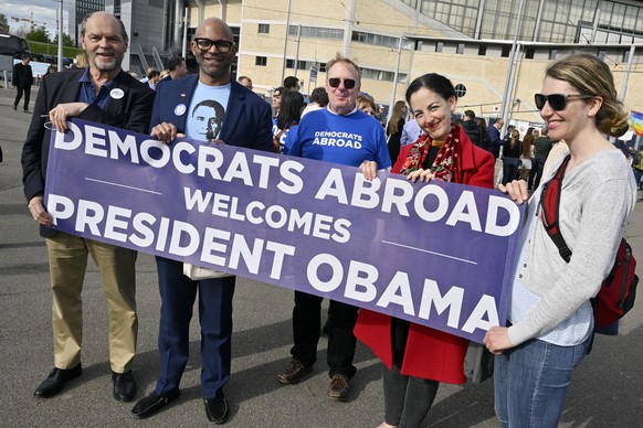 Supporters of Barack Obama wait outside the Hallenstadion, Saturday, 29 April 2023, in Zurich, Switzerland. On Saturday evening, former US President Barack Obama will appear in Switzerland for the fir ...