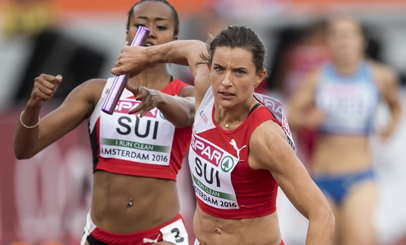 Die Übergabe zwischen Sarah Atcho und Ellen Sprunger klappt!