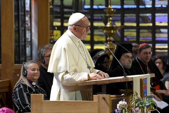 epa06826725 Pope Francis at the World Council of Churches (WCC), in Geneva, Switzerland, 21 June 2018. Pope Francis is visiting the World Council of Churches (WCC) in Geneva on 21 June as the centrepi ...