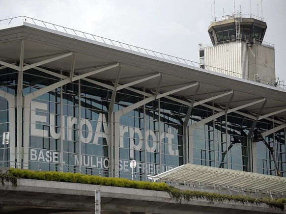 Ab Samstag werden im Flughafen Basel-Mülhausen Ankommende aus gewissen Ländern einem Corona-Test unterzogen.