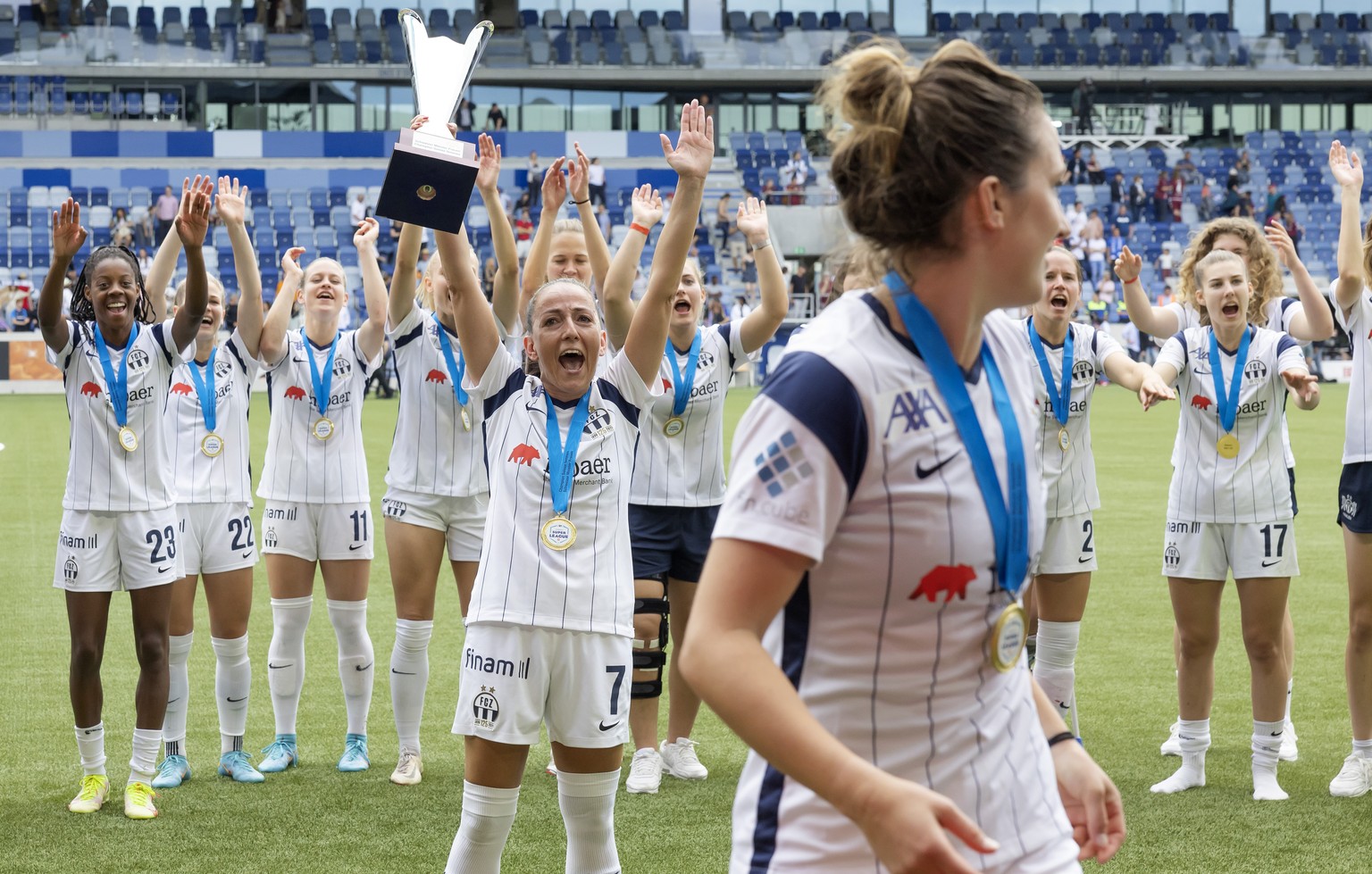 Zurich&#039;s midfielder Martina Moser #7 lifts the trophy of the Swiss Championship after winning the Women?s Super League of Swiss Championship Playoff Final soccer match between Servette FC Chenois ...