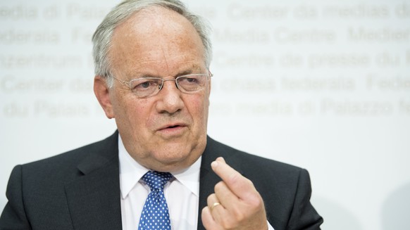 WBF-Vorsteher Bundesrat Johann N. Schneider-Ammann, spricht an einer Medienkonferenz zum Bundesbeschluss ueber die Ernaehrungssicherheit, am Donnerstag, 29. Juni 2017, im Medienzentrum im Bundeshaus i ...
