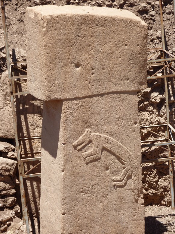 Göbekli Tepe, Steinstele mit Tier-Relief