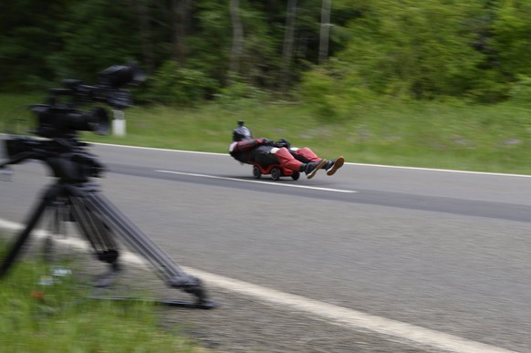 Marcel Paul stellt neuen Record mit Bobby Car auf 28.05.2022 Schotten Hessen Zum 50. Geburtstag des Bobby-Cars: Marcel Paul stellt neunen Geschwindigkeitsrecord auf. Schotten Schotten Hessen Germany * ...