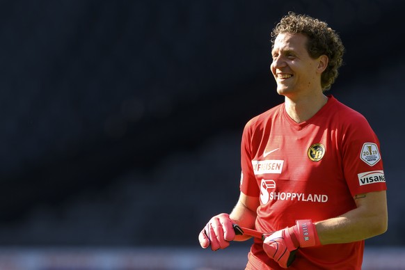 YB Torhueter Marco Woelfli jubeln nach dem Sieg (1-0), im Fussball Meisterschaftsspiel der Super League zwischen dem BSC Young Boys und dem FC Luzern, im Wankdorf Stadium in Bern, am Sonntag, 26. Juli ...