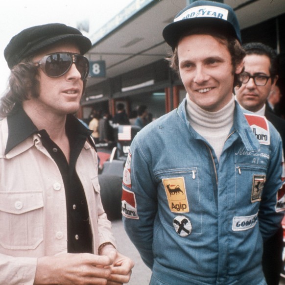 IMAGO / WEREK

Jackie Stewart (li.) im Gespräch mit Niki Lauda (Österreich)