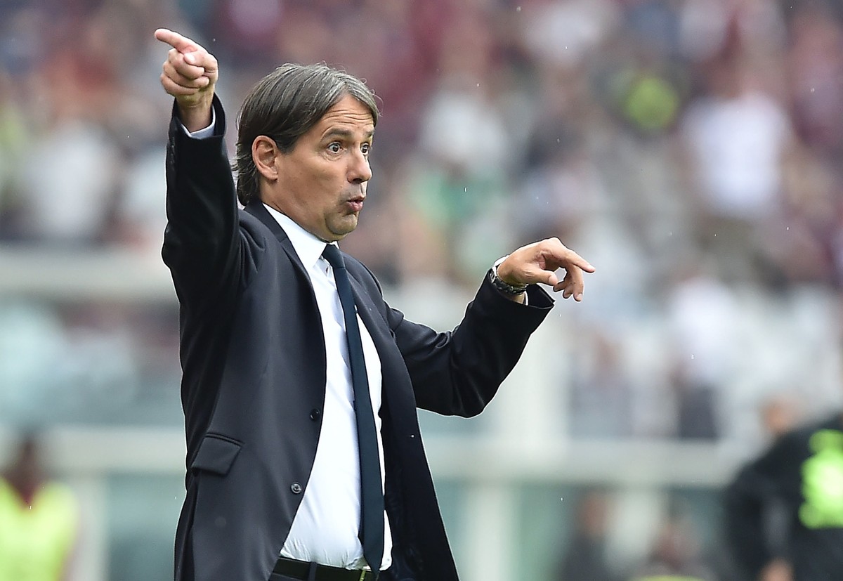 epa10671079 Inter coach Simone Inzaghi reacts during the Italian Serie A soccer match Torino FC vs Inter FC at the Olimpico Grande Torino Stadium in Turin, Italy, 03 June 2023. EPA/ALESSANDRO DI MARCO