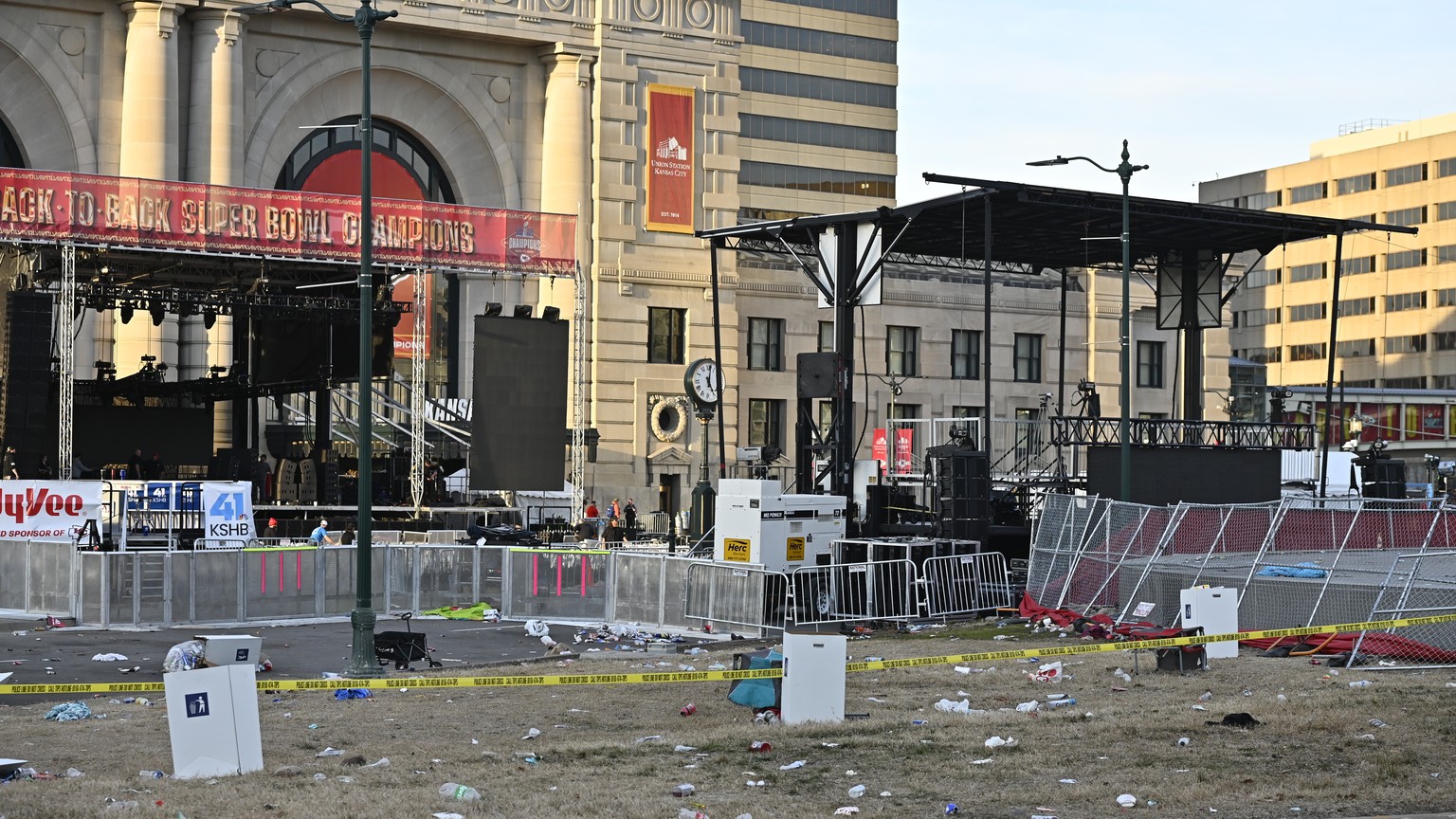 epa11153745 A view of the area around Union Station after a shooting following the NFL Super Bowl LVIII Victory Parade for the Kansas City Chiefs in downtown Kansas City, Missouri, USA, 14 February 20 ...