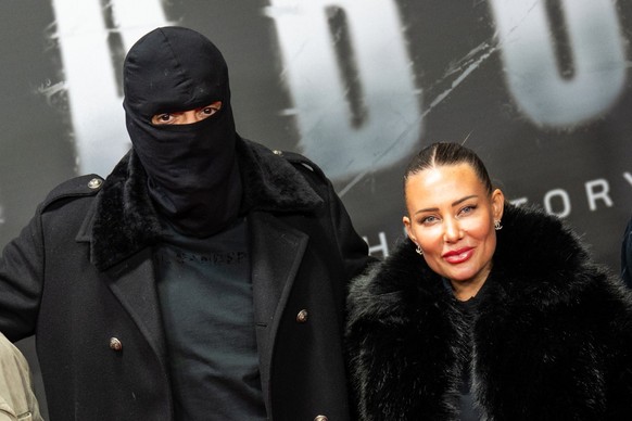 24.10.2025, Berlin: Haftbefehl (b�rgerlich Aykut Anhan) und seine Frau Nina Anhan kommen zu einer Sonderauff�hrung der Dokumentation �Babo - Die Haftbefehl-Story� in der Astor Film Lounge. (zu dpa: �W ...