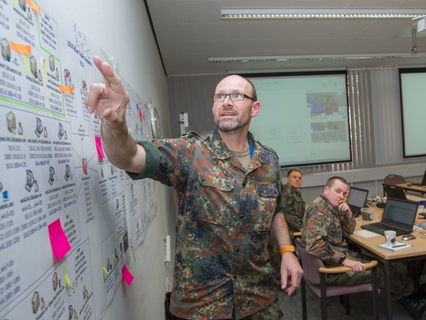 An der letzten «Locked Shields»-Übung war die deutsche Bundeswehr mit 14 Soldaten ihres Computer Emergency Response Teams vertreten. Auch die Schweizer Armee machte mit.