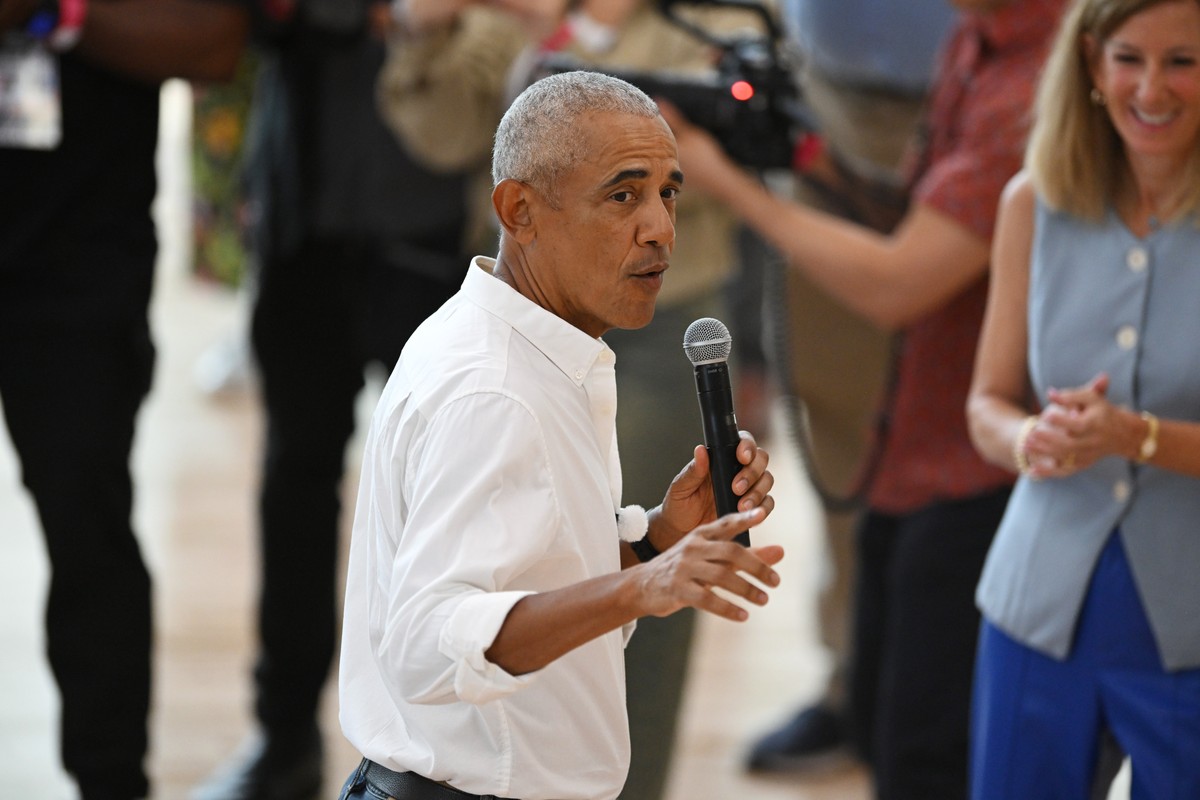 Former President Barack Obama speaks while WNBA commissioner Cathy Engelbert, right, listens during an WNBA All-Star practice at the Obama Presidential Center in Chicago, Friday, July 24, 2026. (AP Ph ...