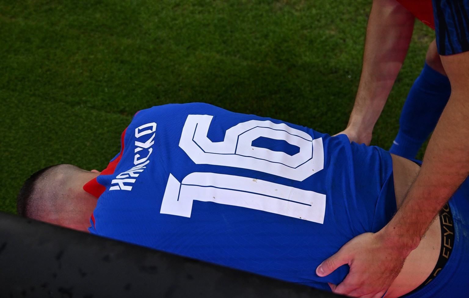 26.06.2024, xsltx, Fussball EM 2024, Slowakei - Rumänien emspor, v.l. David Hancko Slowakei DFL/DFB REGULATIONS PROHIBIT ANY USE OF PHOTOGRAPHS as IMAGE SEQUENCES and/or QUASI-VIDEO Frankfurt *** 26 0 ...
