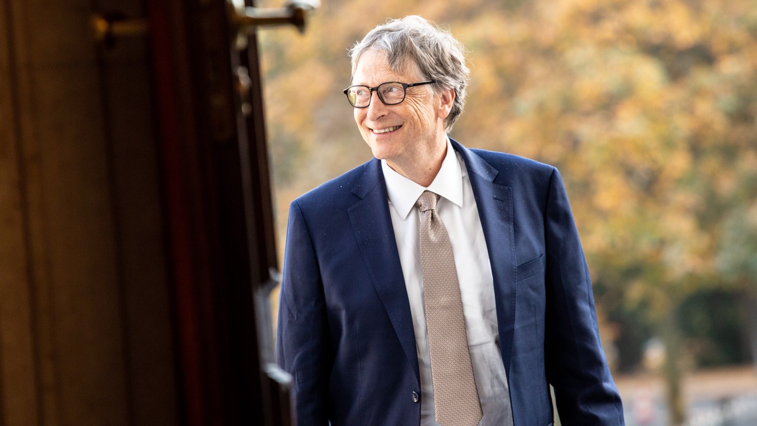 epa07098604 Bill Gates, founder of Microsoft and co-founder of the Bill and Melinda Gates Foundation, arrives for a meeting with German President Frank-Walter Steinmeier (not pictured) at the Bellevue ...