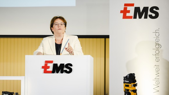 Magdalena Martullo-Blocher, CEO der Ems-Chemie spricht an der Bilanzmedienkonferenz der Ems-Gruppe am Freitag, 11. Februar 2022 in Zuerich. (KEYSTONE/Michael Buholzer)