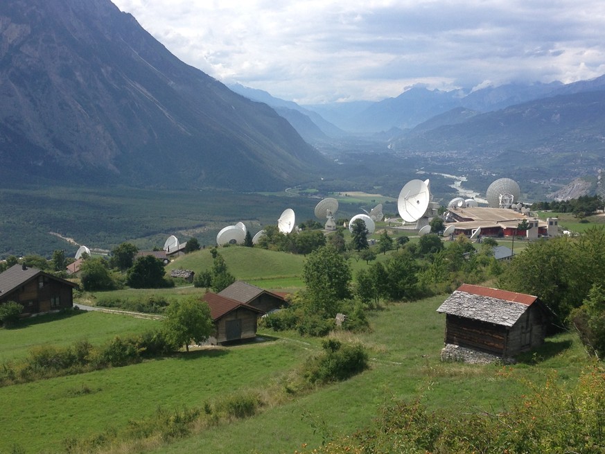 Die Satellitenanlage im Oberwallis.