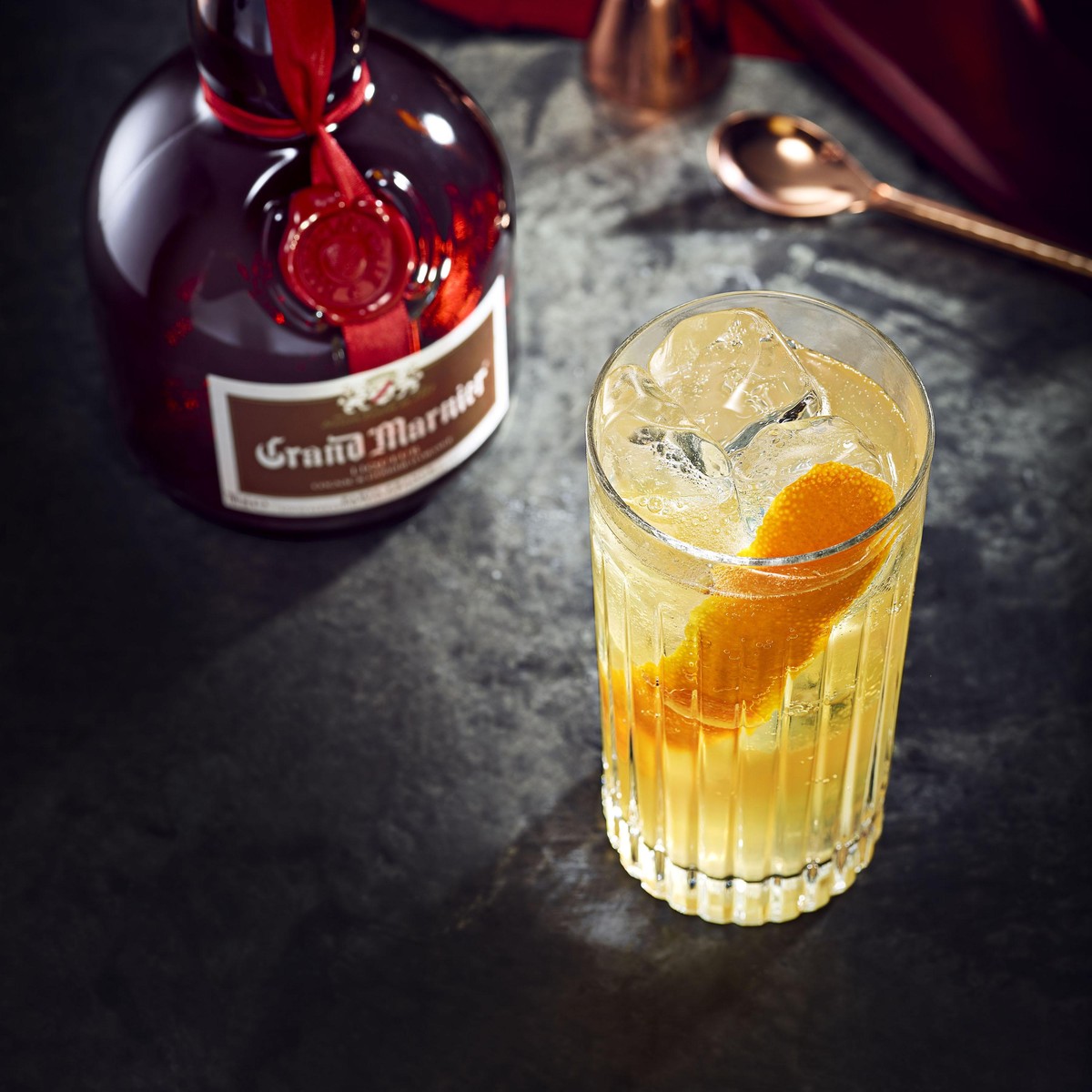 grand tonic drink alkohol cocktail grand marnier tonic water https://www.grandmarnier.com/