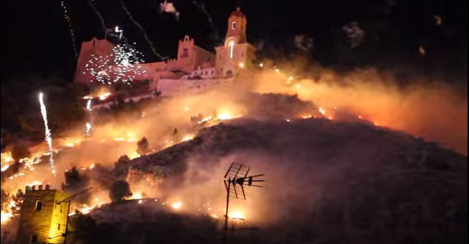 Das Feuerwerk geriet ausser Kontrolle, imposante Bilder gabs trotzdem.