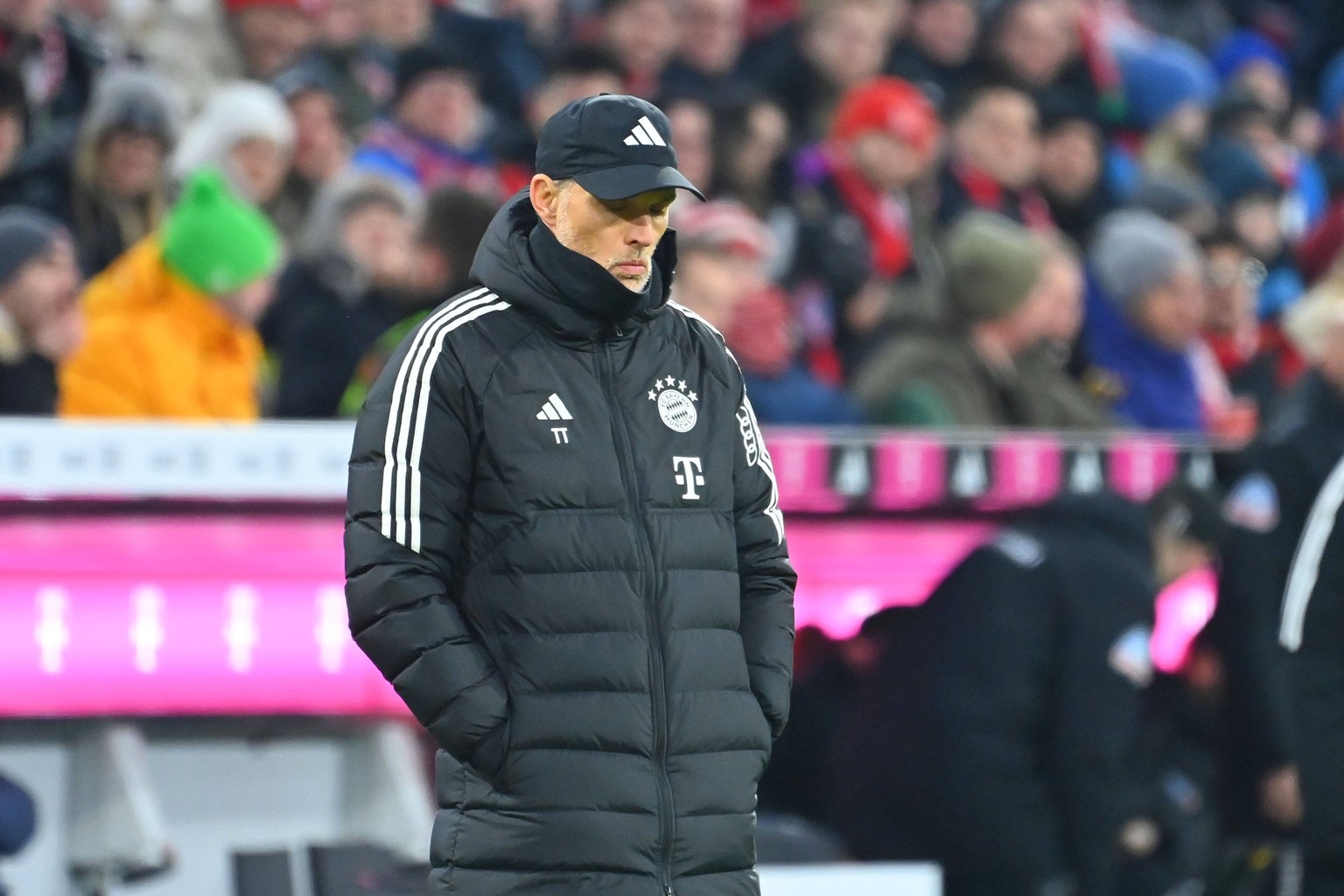 Trainer Thomas TUCHEL Bayern Muenchen. Einzelbild,angeschnittenes Einzelmotiv,Halbfigur,halbe Figur. Fussball 1. Bundesliga Saison 2023/2024, 18.Spieltag, Spieltag18, FC Bayern Muenchen - SV Werder Br ...