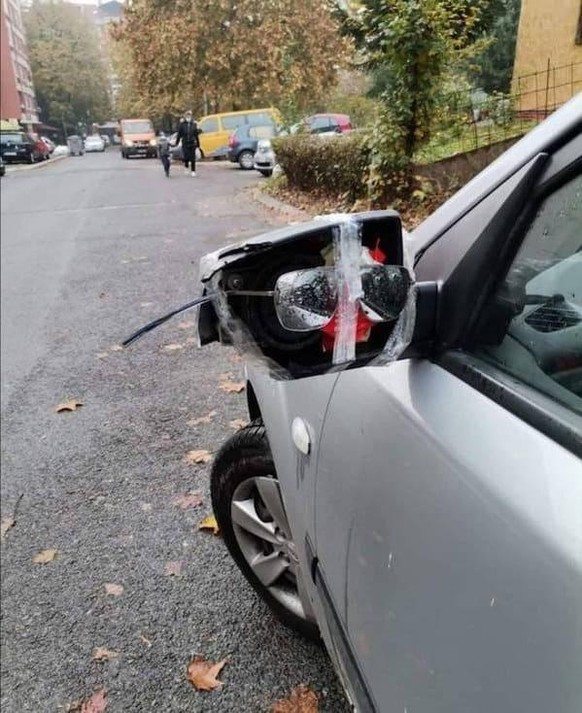 Du weisst, was dieses Bild bedeutet. Hopp. Picdump! рџЊќ\nScheff, s isch gflickt