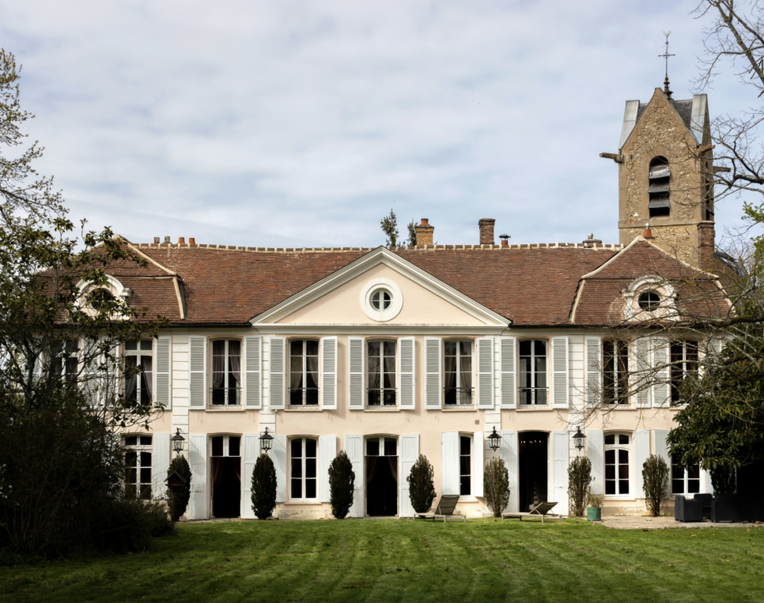 Das Manoir du Mée war unter anderem im Besitz von Karl Lagerfeld und Prinzessin Caroline von Monaco.