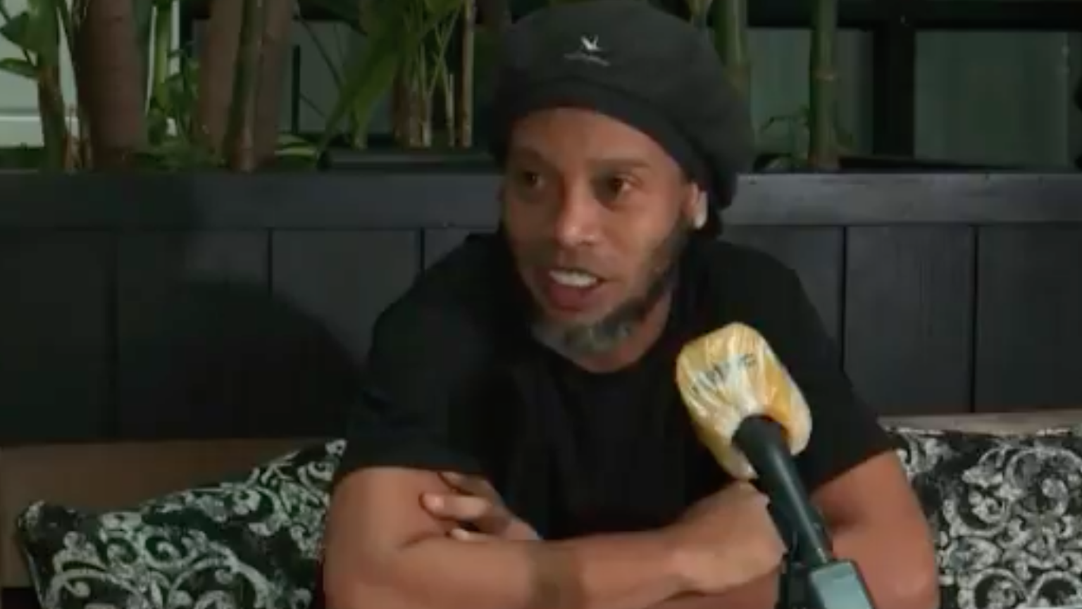 Das erste Interview nach der Entlassung aus dem Gefängnis: Ronaldinho in Asuncion.