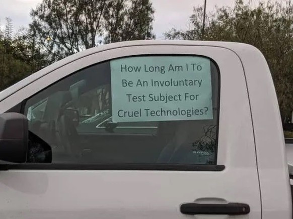 Autoaufkleber from HELL 
https://www.reddit.com/media?url=https%3A%2F%2Fpreview.redd.it%2Finvoluntary-test-subject-v0-trllqeedwptf1.jpeg%3Fwidth%3D640%26crop%3Dsmart%26auto%3Dwebp%26s%3D19b09e6a7556e1 ...