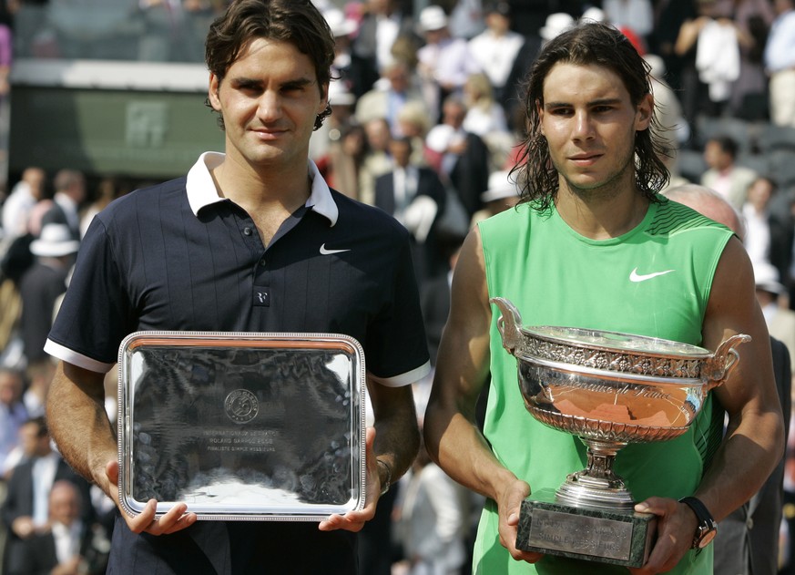ZUM MAENNER-FINAL AN DEN AUSTRALIAN OPEN 2017 ZWISCHEN ROGER FEDERER UND RAFAEL NADALSTELLEN WIR IHNEN FOLGENDES BILDMATERIAL ZUR VERFUEGUNG - Spain's Rafael Nadal, right, and Switzerland's ...