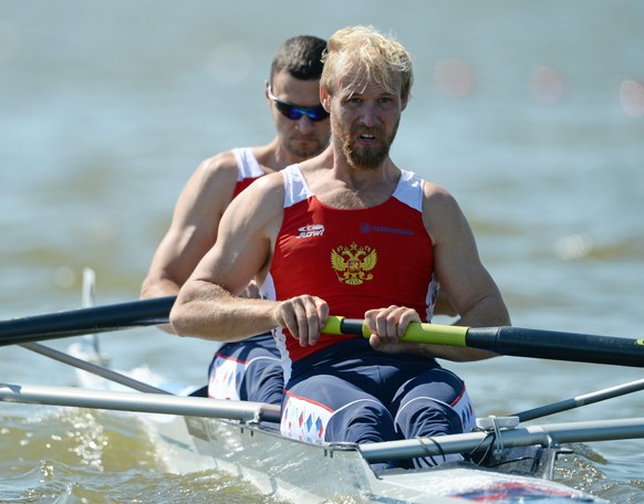 epa05293215 Ivan Podshivalov and Georgij Efremenko (R-L) of Russia in action during the men&#039;s double scull competition at the European Rowing Championships on Beetzsee Lake in Brandenburg/Havel,  ...