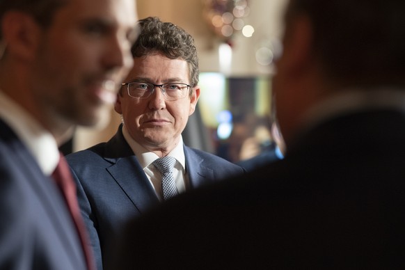 Albert Roesti, Parteipraesident SVP (BE), Mitte, fotografiert waehrend der sogenannten &quot;Nacht der langen Messer&quot;, am Dienstag, 4. Dezember 2018 im Hotel Bellevue in Bern. (KEYSTONE/Anthony A ...