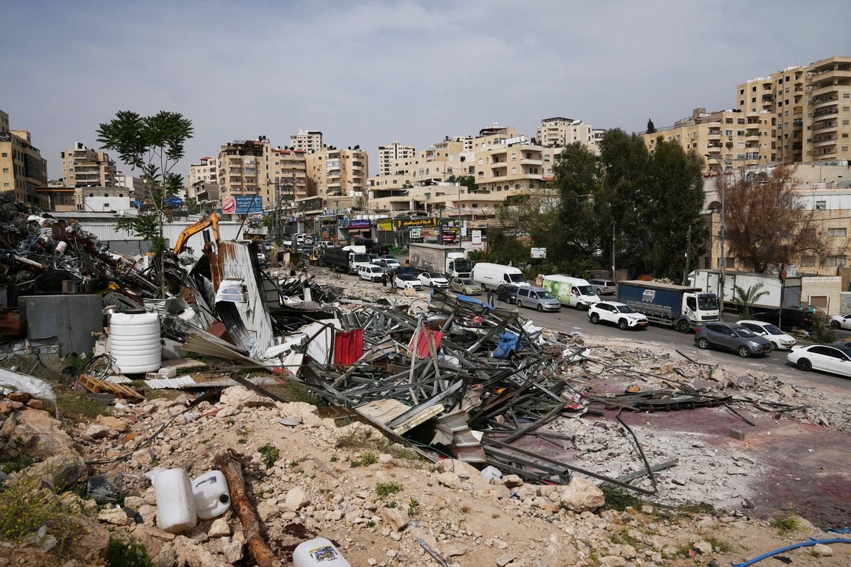 L'armée israélienne a commencé les travaux de démolition à al-Eizariya.