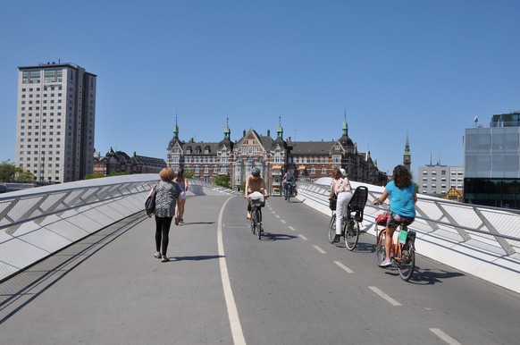 07 june 2023/Bicycles an d pedesdtrain link bridge in danish cpital Copehagen Denmark Photo.Francis Joseph Dean/Dean Pictures