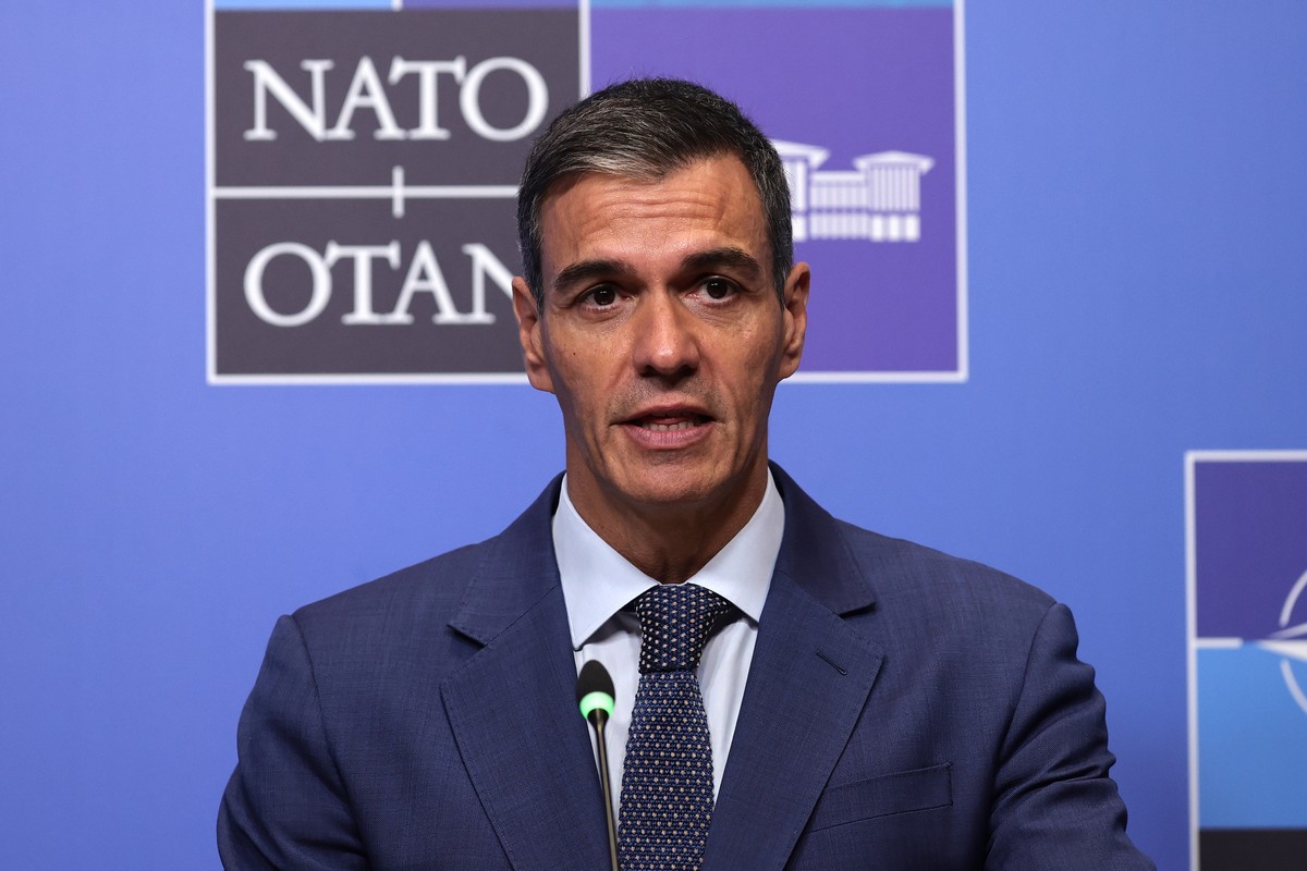 epa13098198 Spanish Prime Minister Pedro Sanchez speaks during a press conference at the 2026 NATO Summit in Ankara, Turkey, 08 July 2026. The NATO Summit takes place from 07-08 July. EPA/NECATI SAVAS