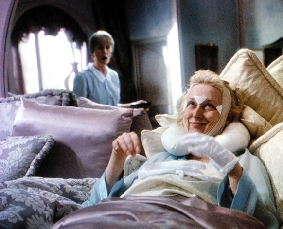 DEATH BECOMES HER, Meryl Streep, 1992 Universal/Courtesy Everett Collection ACHTUNG AUFNAHMEDATUM GESCHƒTZT PUBLICATIONxINxGERxSUIxAUTxONLY Copyright: xUniversal/CourtesyxEverettxCollectionx MSDDEBE E ...