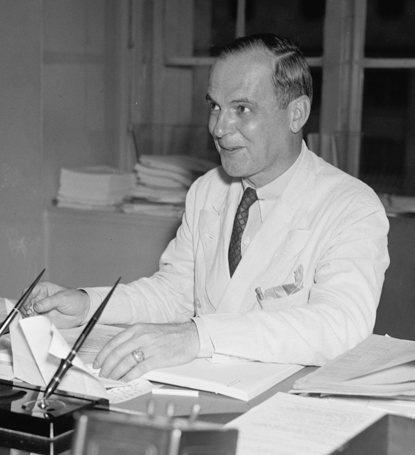 Der Ingenieur Tunis Augustus Macdonough Craven (1893 – 1972) war von&nbsp;1935 bis 1937 und von 1956 bis 1963 Mitglied der Kommunikationsbehörde der USA.