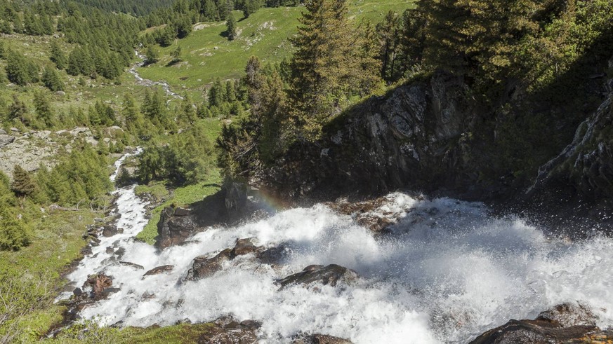 Gewässerperlen Schweiz wilde naturnahe Schweizer Flüsse unberührt Flusswanderungen Rauszeit Rèche