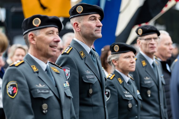 Chef der Armee Korpskommandant Thomas Suessli nimmt am Festumzug teil anlaesslich dem Eidgenoessischen Schutzenfest am Samstag, 16. Oktober 2021 in Luzern. (KEYSTONE/Philipp Schmidli)