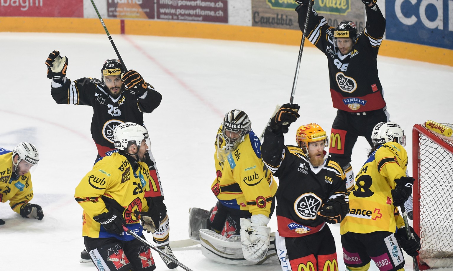 Nach einem verrückten ersten Playoff-Finalspiel jubelt der HC Lugano.