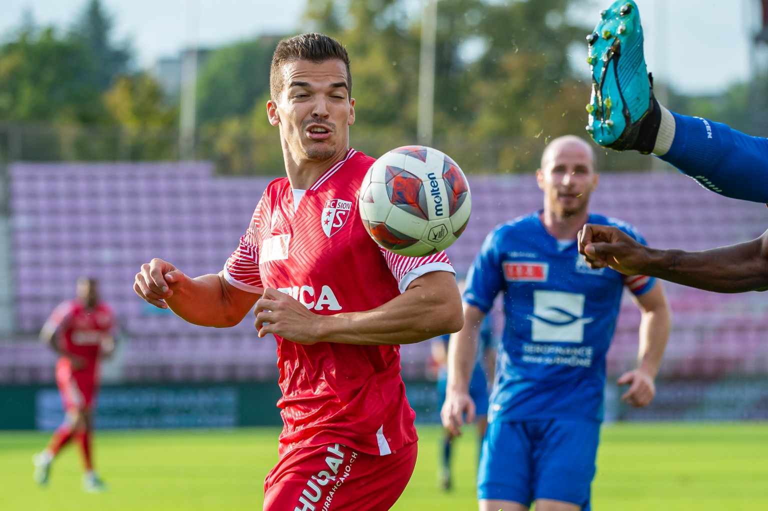 Le milieu valaisan Kevin Bua en action lors de la rencontre de 16eme de finale de la coupe de suisse de football entre le FC Stade-Lausanne-Ouchy, SLO, et le FC Sion ce samedi 18 septembre 2021 au sta ...