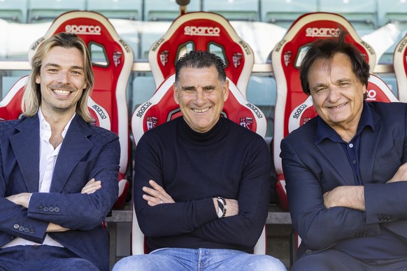 KEYPIX - De gauche a droite, Barthelemy Constantin, directeur sportif du FC Sion, Didier Tholot, entraineur du FC Sion, Christian Constantin, president du FC Sion, posent pour le photographe lors d  ...