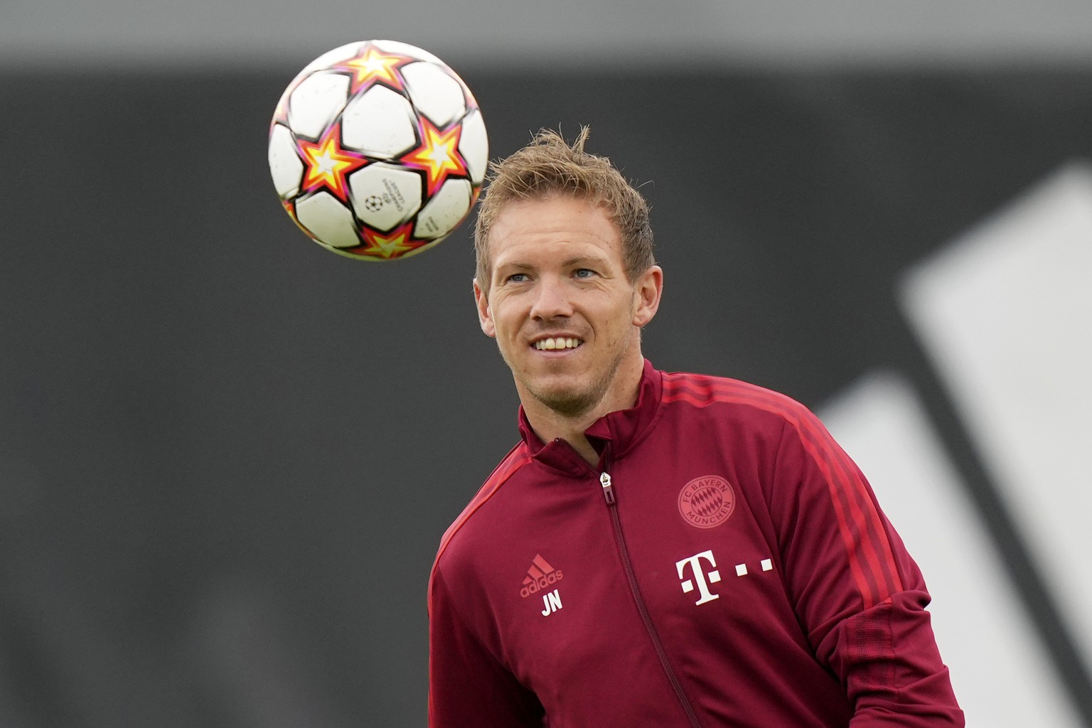 Bayern&#039;s head coach Julian Nagelsmann watches the ball during a training session for the Champions League group E soccer match between Bayern Munich and Dynamo Kiev in Munich, Germany, Tuesday, S ...