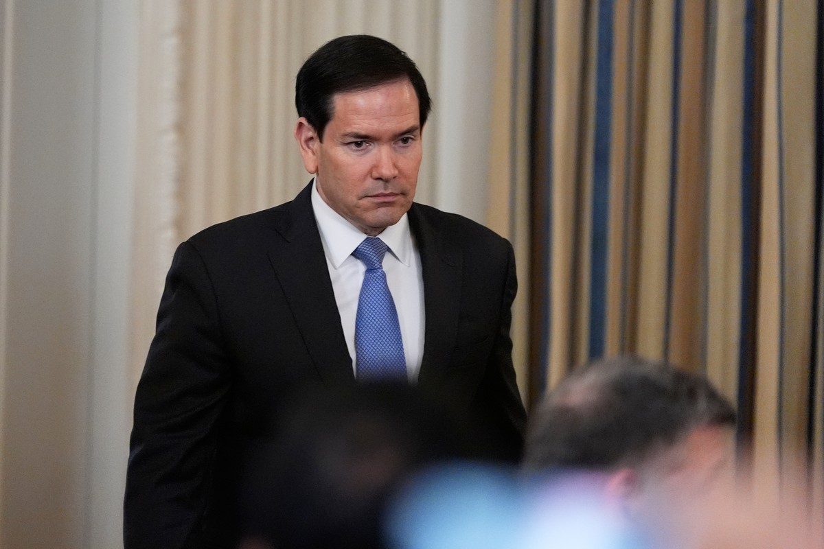 Secretary of State Marco Rubio arrives before President Donald Trump and Israel's Prime Minister Benjamin Netanyahu speak during a news conference in the State Dining Room of the White House, Mon ...