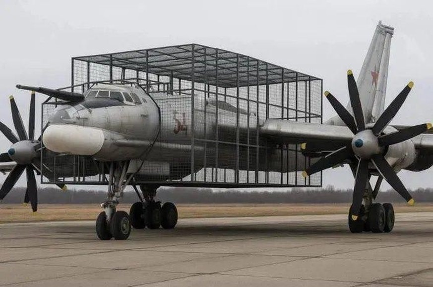 Meme zur erfolgreichen ukrainischen Drohnen-Operation gegen Russlands Bomberflotte.