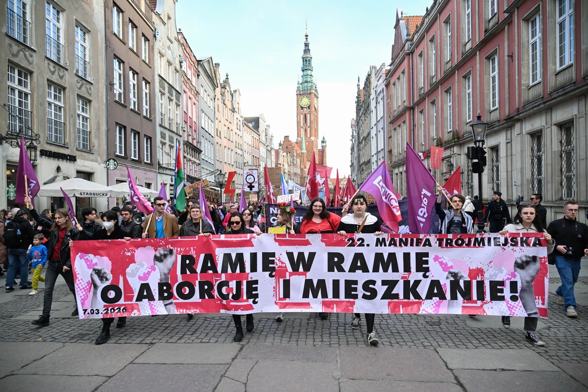 epa12801605 Participants attend the 22nd Tricity 'Manifa', a demonstration for the rights of women and all groups discriminated against, in Gdansk, Poland, 07 March 2026. This year's ma ...