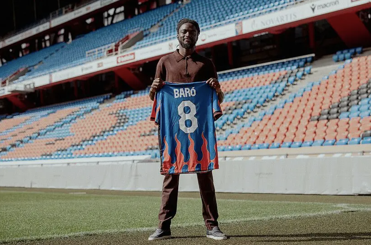 Bereits in seinem ersten Einsatz für den FCB, im Testspiel in Freiburg, deutete Romário Baró sein Können an.