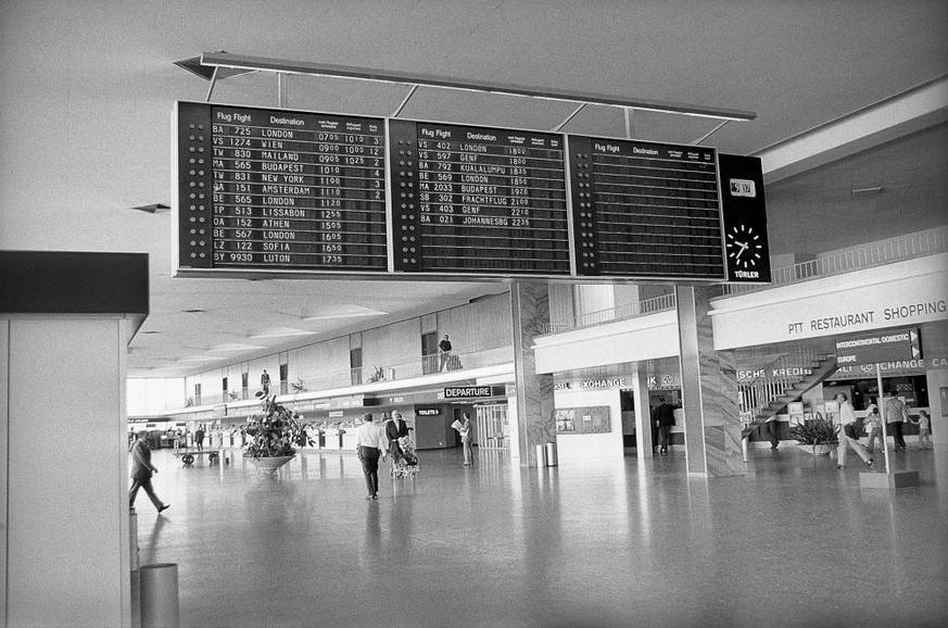 Zurich Kloten airport during Swissair pilot&#039;s strike 1972 (Photo by Blick/RDB/ullstein bild via Getty Images)