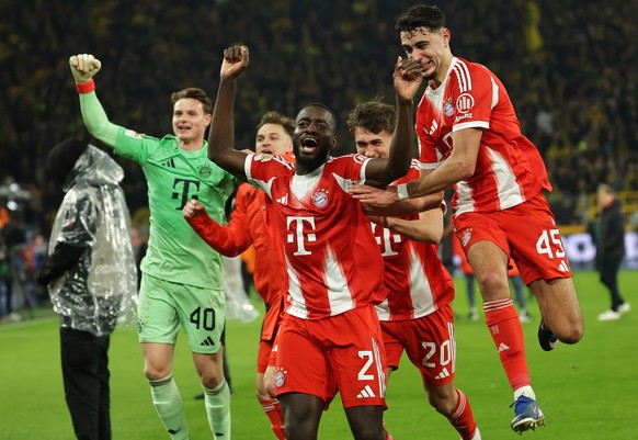 epa12784733 Players of Munich react after the German Bundesliga soccer match between Borussia Dortmund and FC Bayern Munich in Dortmund, Germany, 28 February 2026. EPA/CHRISTOPHER NEUNDORF CONDITIONS  ...