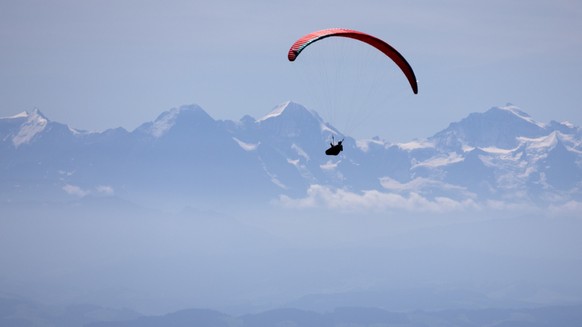 Teile des Gleitschirms wurden am Weisshorn auf etwa 3700 Metern über Meer gefunden. (Symbolbild)